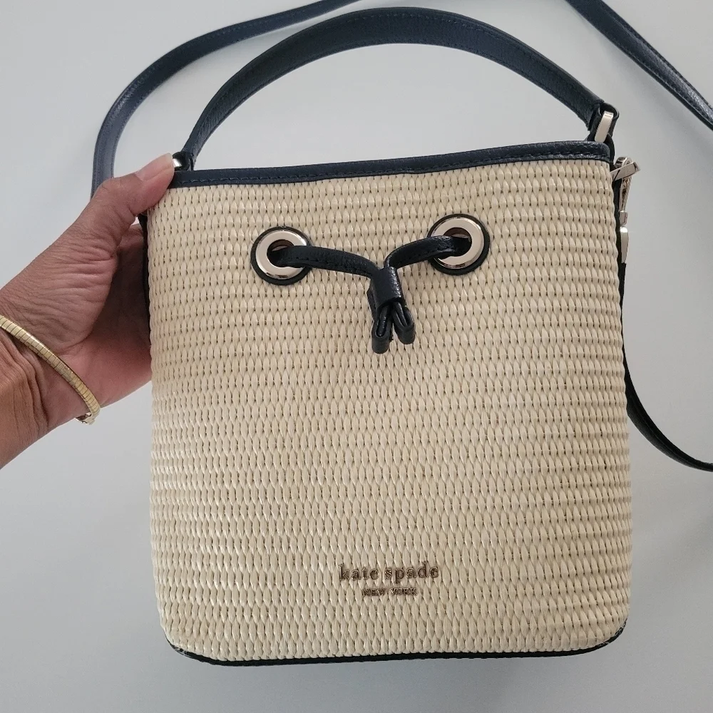 Kate spade Eva  Straw Small Bucket bag.